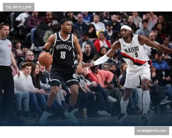 报道:篮网与开拓者比赛因篮筐水平度问题暂停检修,影响球员罚球节奏 报道:篮网与开拓者比赛因篮筐水平度问题暂停检修,影响球员罚球节奏